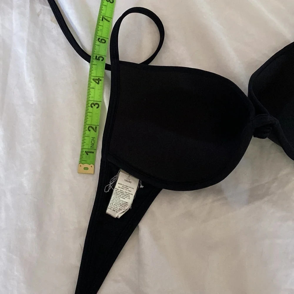 Old Navy woman’s black push up with underwire bikini top size small - Picture 6 of 6